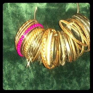 Yard sale jewelry nothing over 5$ tones of it